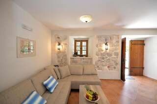 Гостевой дом Vila Gina Apartments Котор Апартаменты-студио с видом на море-9